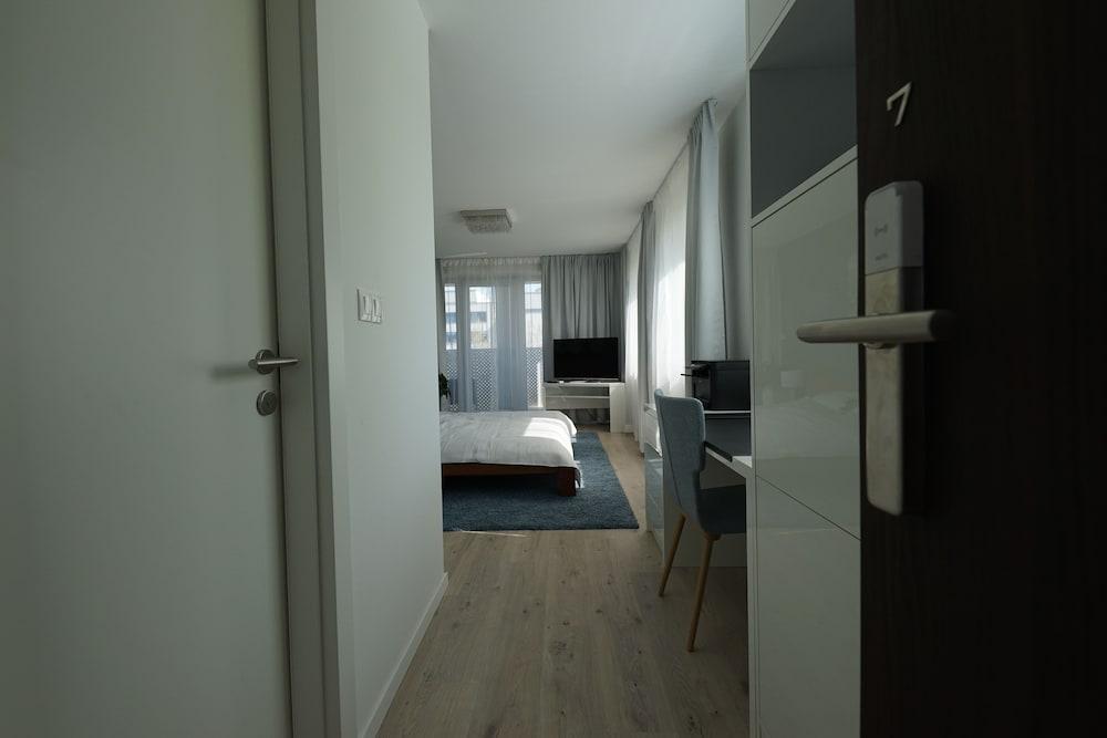 More Than Accommodation Pressburg Exterior foto