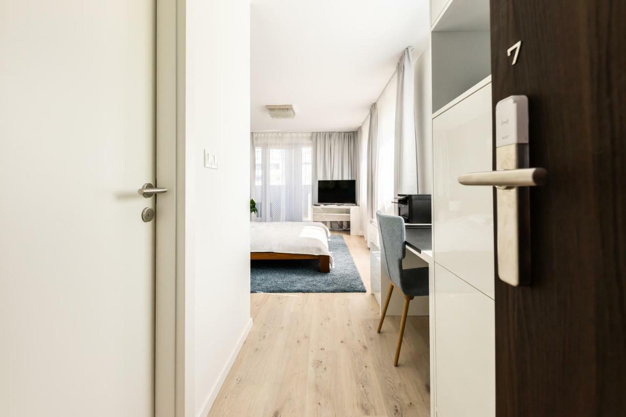 More Than Accommodation Pressburg Exterior foto