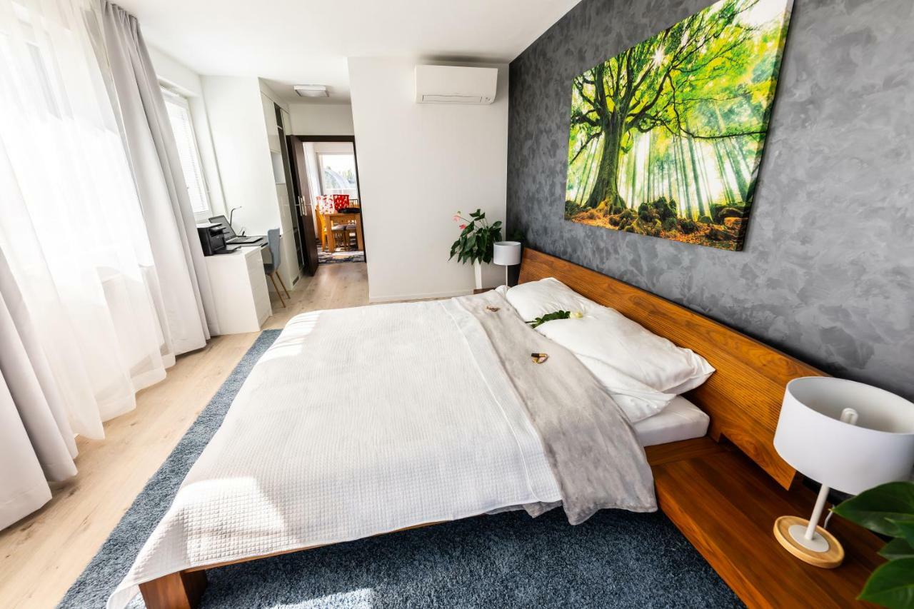 More Than Accommodation Pressburg Exterior foto