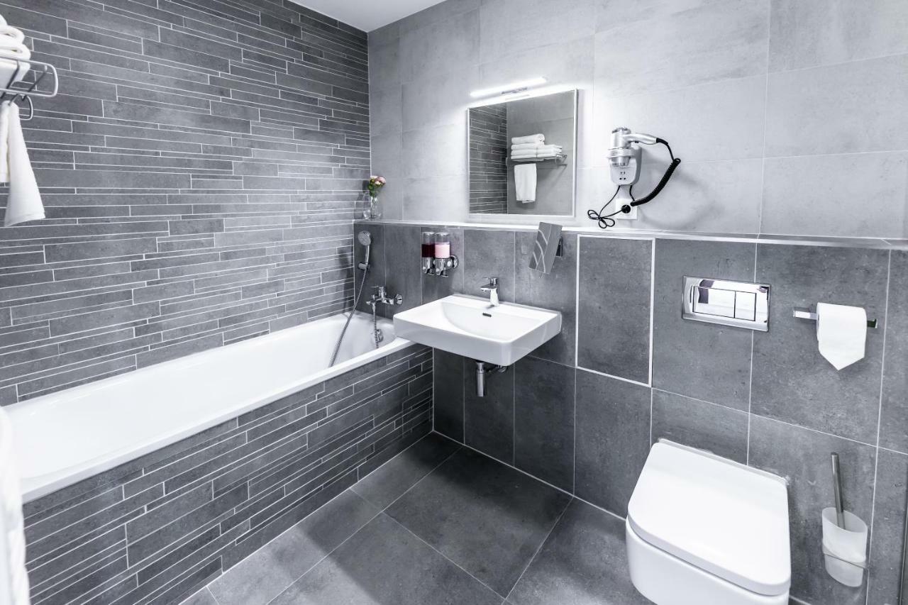 More Than Accommodation Pressburg Exterior foto