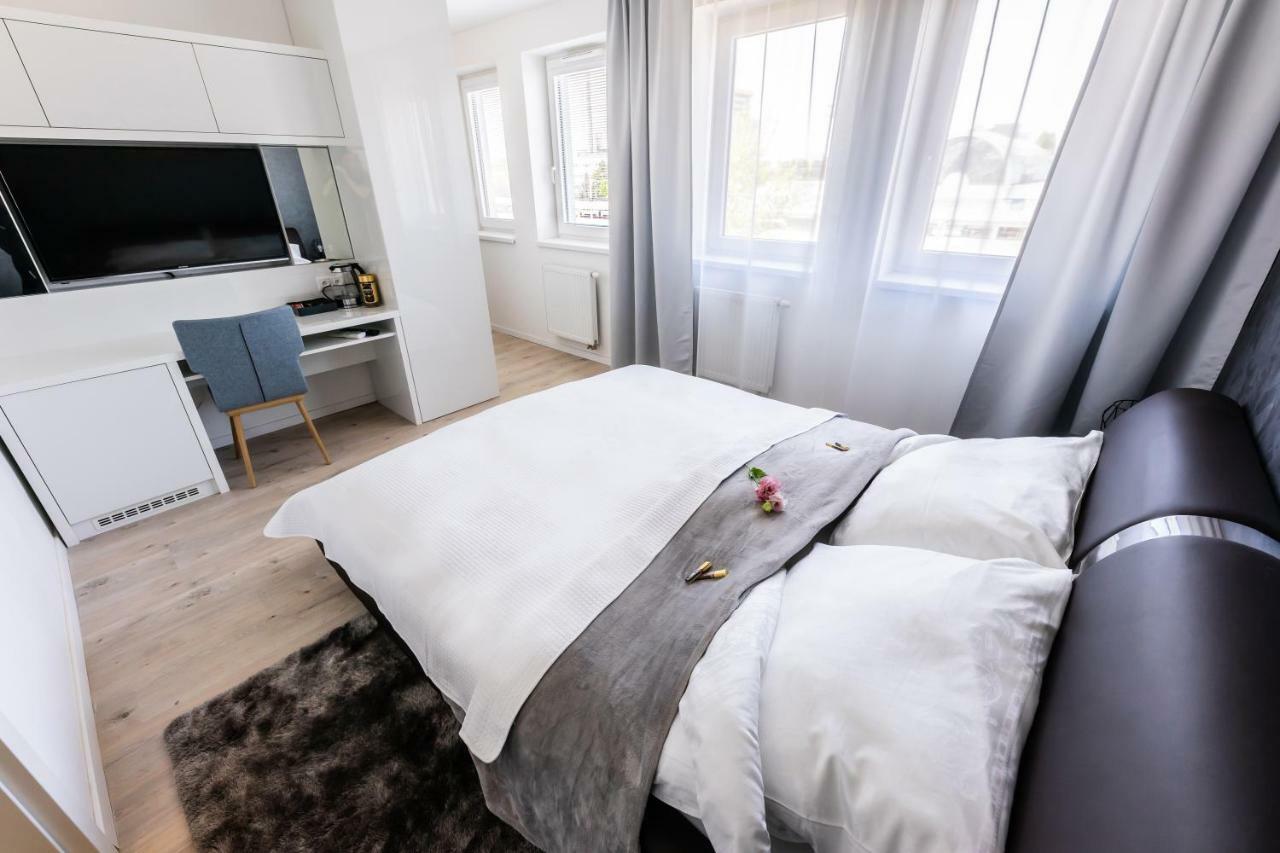 More Than Accommodation Pressburg Exterior foto