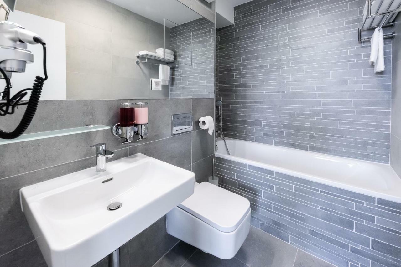 More Than Accommodation Pressburg Exterior foto