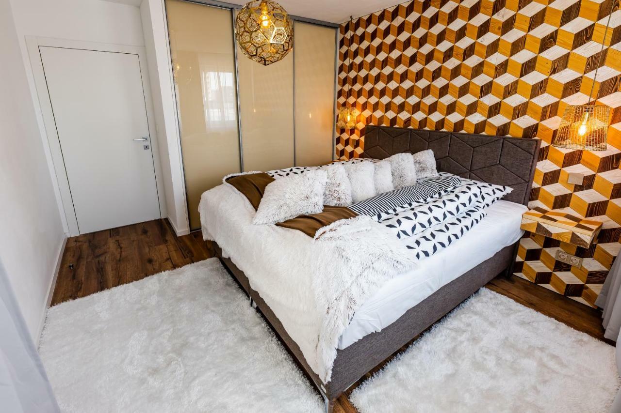 More Than Accommodation Pressburg Exterior foto