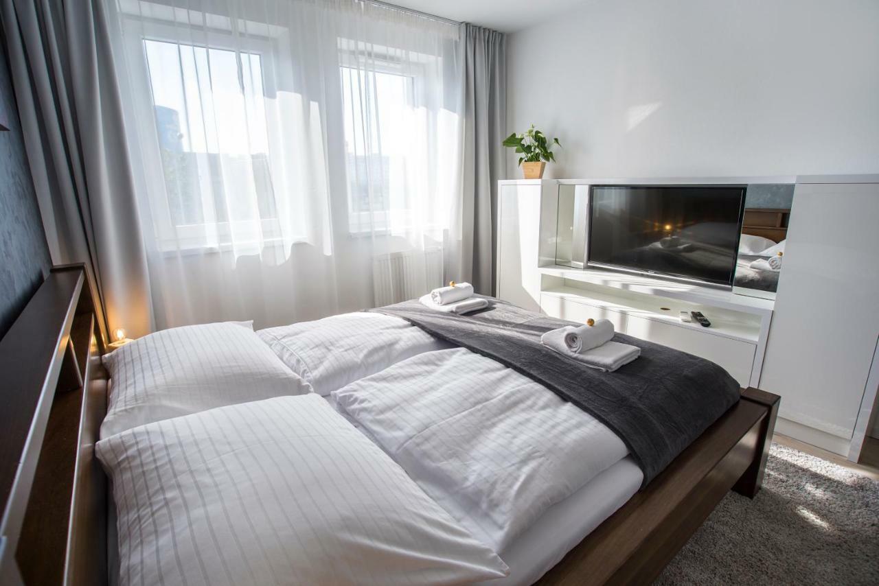 More Than Accommodation Pressburg Exterior foto