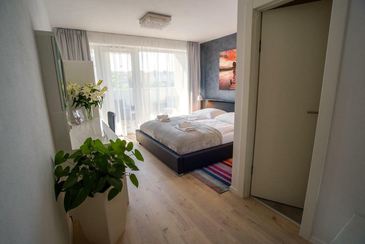 More Than Accommodation Pressburg Exterior foto