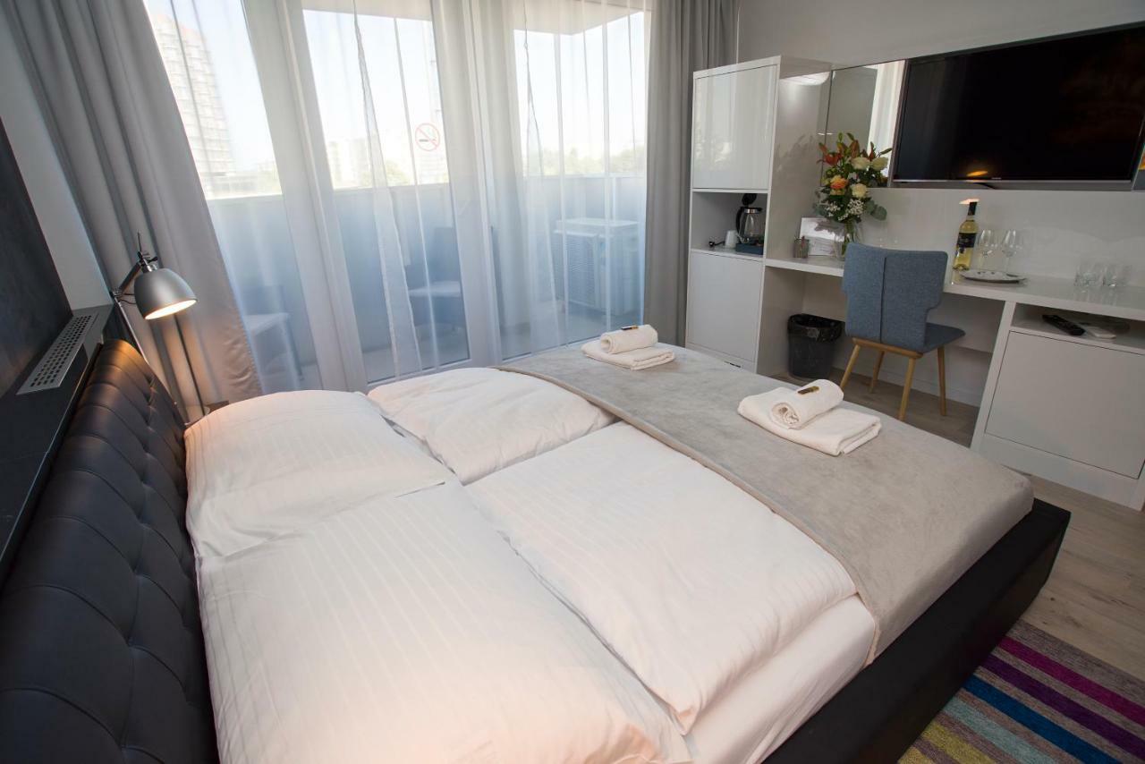 More Than Accommodation Pressburg Exterior foto