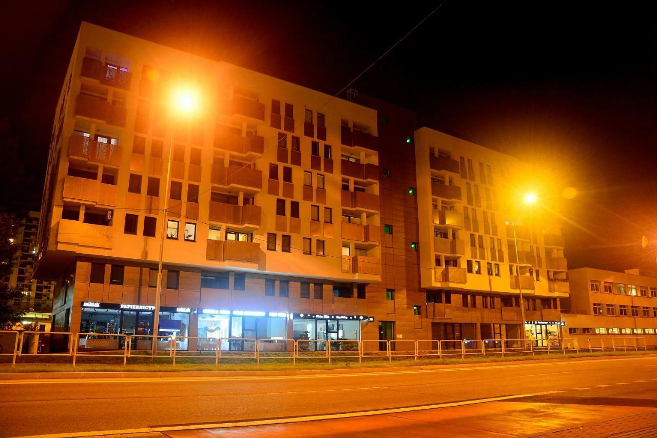 More Than Accommodation Pressburg Exterior foto